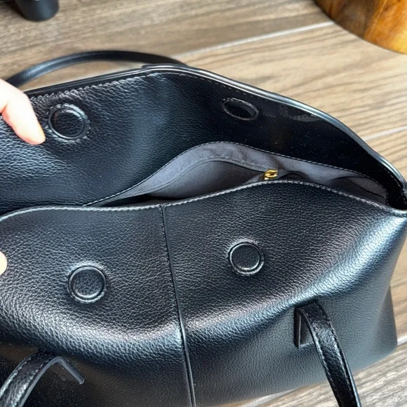 Black Shoulder Bag with Hidden Double Magnetic Folding Top Closure - Picture 3 of 5